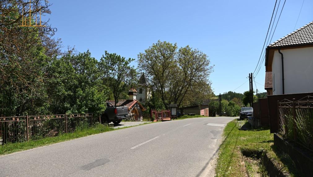 Na predaj - starší rodinný vidiecky dom v Miklušovciach