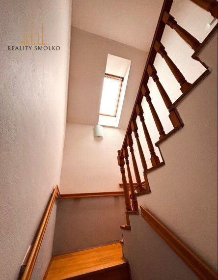 Na predaj RODINNÝ DOM s ďalším BYTOM a samostatným vchodom, pozemok 1001 m²