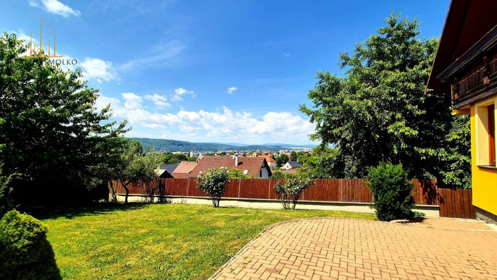 Na predaj RODINNÝ DOM s ďalším BYTOM a samostatným vchodom, pozemok 1001 m²