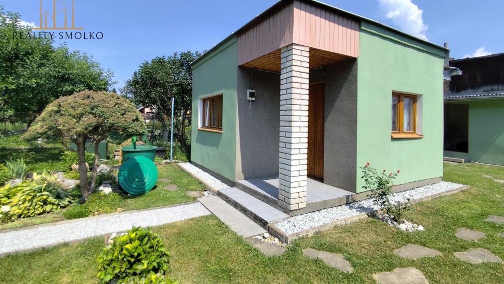 Predám pozemok s čarovnou záhradou a záhradným domčekom
