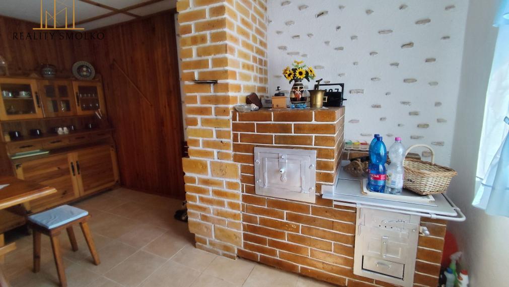 Predám pozemok s čarovnou záhradou a záhradným domčekom