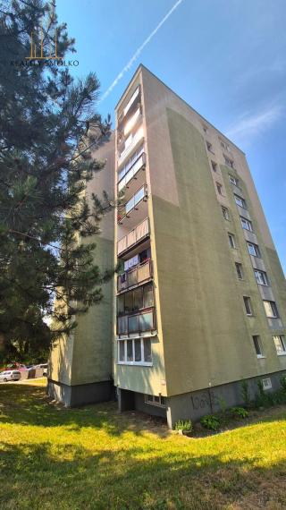 Prenájom - 1,5-izbový byt s loggiou a výhľadom