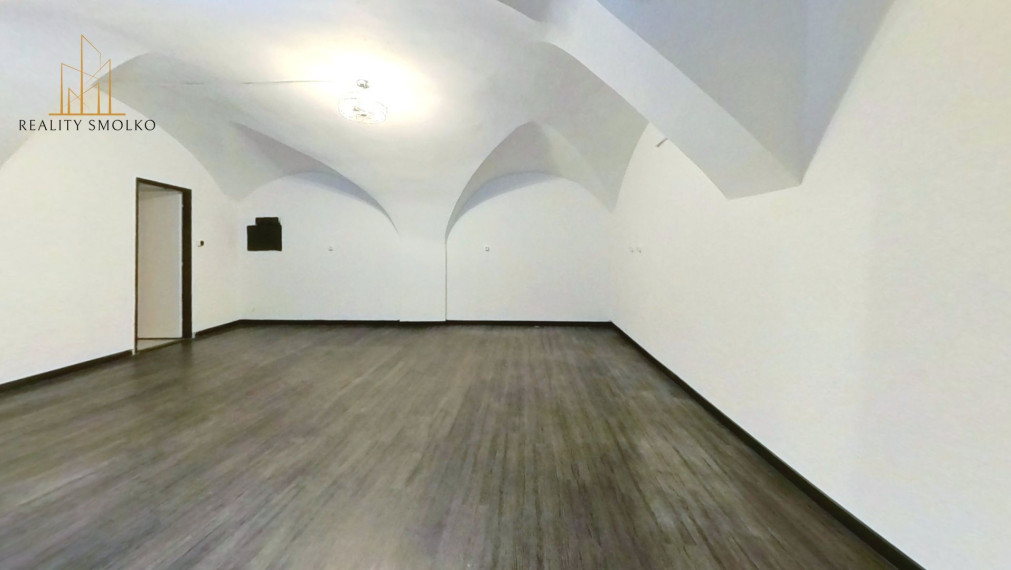 Exkluzívny prenájom priestorov pre kaviareň alebo vináreň – Hlavná ulica, Prešov