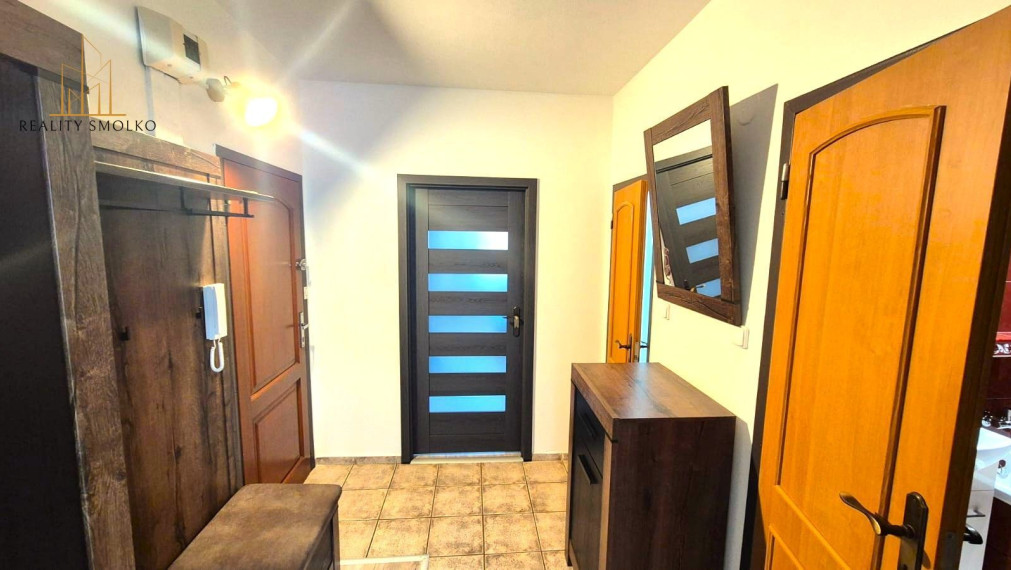 Prenájom - 1 izbový byt, kompletná rekonštrukcia, 43m², Tomášikova