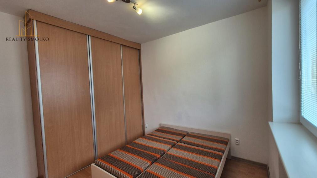 ***REZERVOVANÉ ***Prenájom - 2i  tehlový byt, vlastný parking, 2 x balkón, vlastné kúrenie