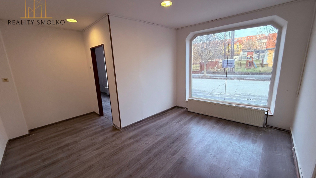 PRENAJATÉ !!!  EXKLUZÍVNE: Administratívno-prevádzkové priestory s parkovaním v širšom centre