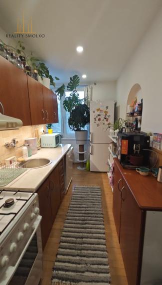 EXKLUZÍVNE - Prenájom 2-izbový byt Veľký Šariš, rekonštruovaný, zariadený.