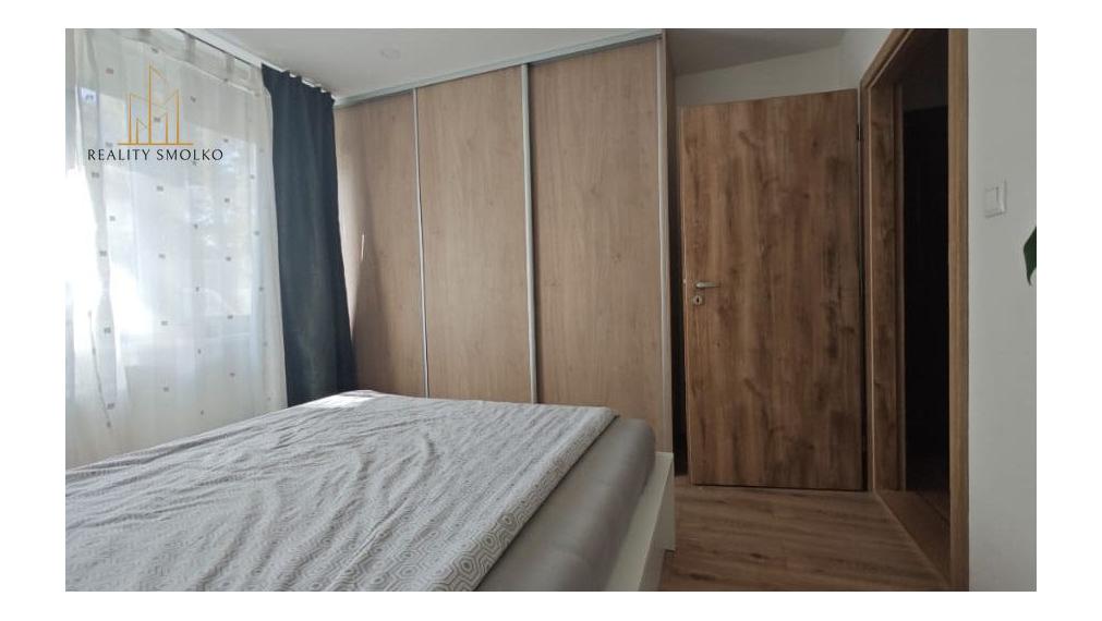 EXKLUZÍVNE - Prenájom 2-izbový byt Veľký Šariš, rekonštruovaný, zariadený.