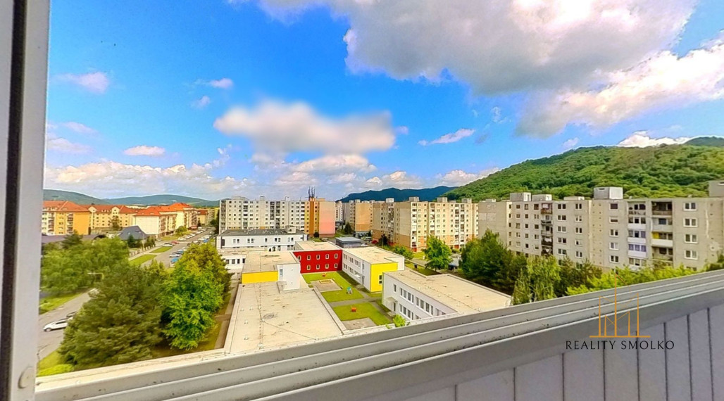 Prenájom 1-izbový byt s loggiou v Humennom.