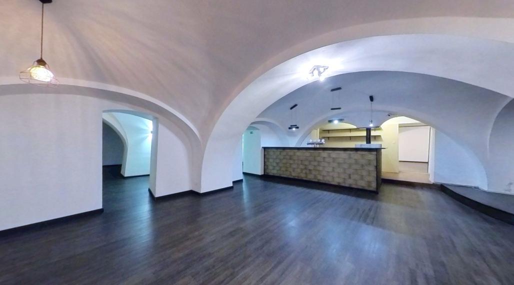 EXKLUZÍVNE NA PRENÁJOM – KOMERČNÉ A PREVÁDZKOVÉ PRIESTORY NA HLAVNEJ ULICI V PREŠOVE