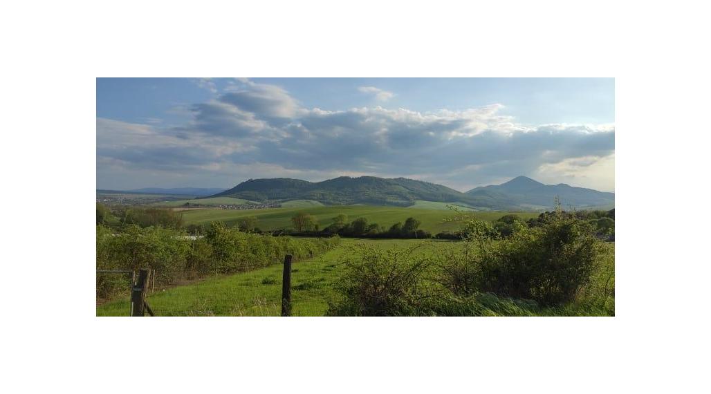 EXKLUZÍVNE - Na predaj posledné tri voľné pozemky pre RD. Podhorany.