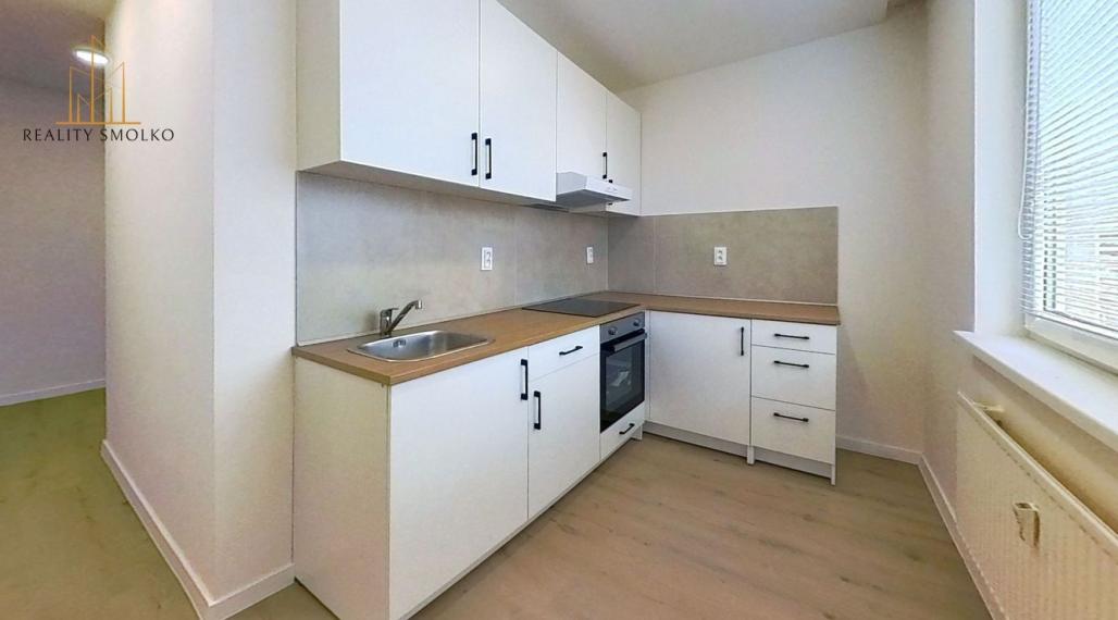 Prenájom veľký 1-izbový byt s loggiou v Humennom.