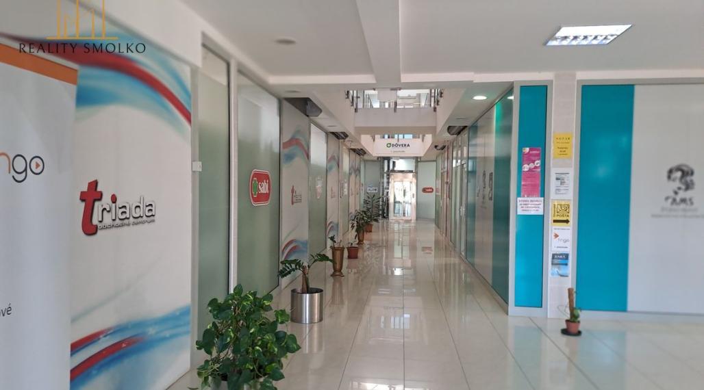 Prenájom komerčného priestoru v OC TRIADA, Humenné.