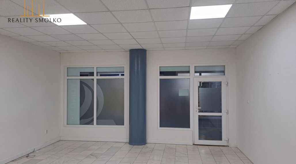 Prenájom kancelárskeho priestoru na Námestí slobody v Humennom.