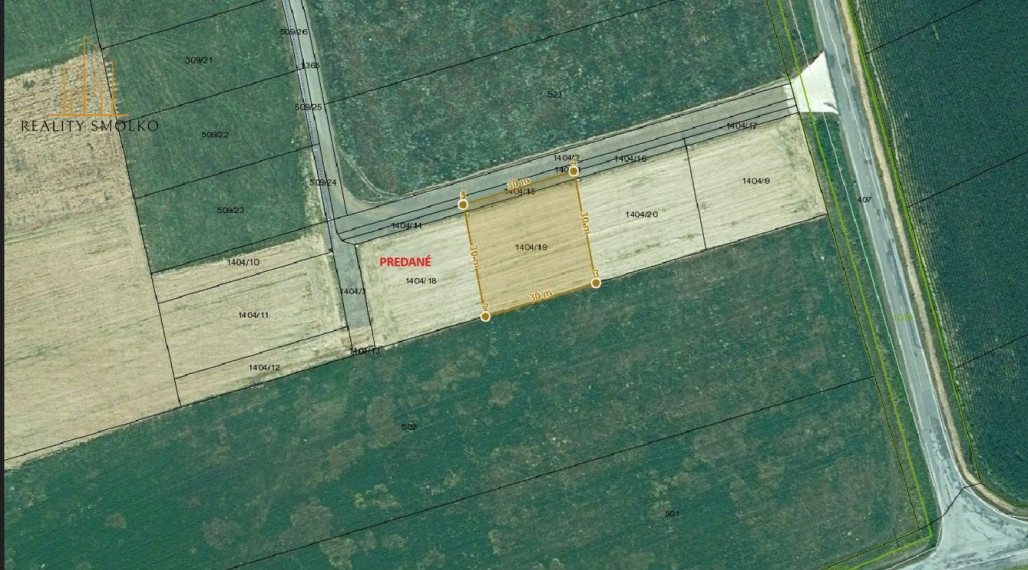 POZEMOK na výstavbu RD 894 m², HANKOVCE