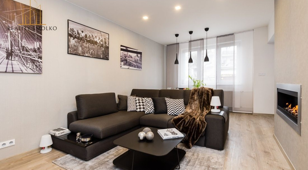 Hľadáme pre konkrétnu klientku garsónku alebo 1 izbový byt byt v Humennom.