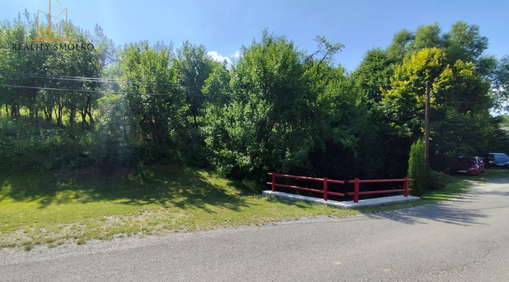 Predám pozemok priamo v obci Hanigovce, okr. Sabinov.