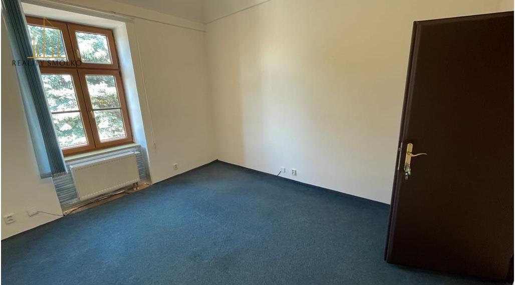 PRENAJATÉ !!!  PRENÁJOM - kancelársky priestor Hlavná ulica 14,5m2 so zázemím, 1p.