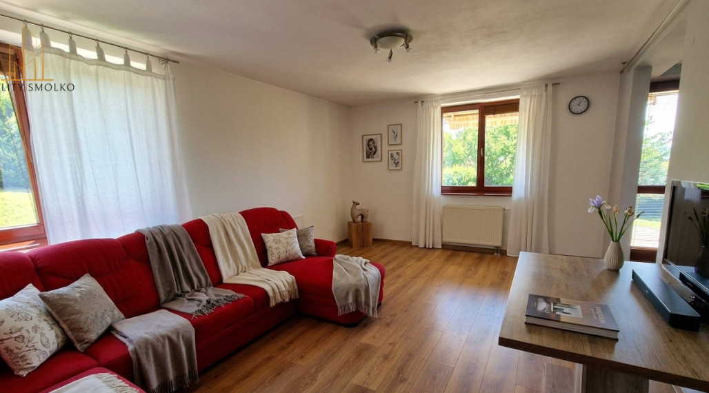 Na predaj RODINNÝ DOM s ďalším BYTOM a samostatným vchodom, pozemok 1001 m²