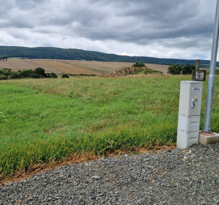 ***PREDANÉ*** POZEMOK na výstavbu RD 1001 m², HANKOVCE okr. Bardejov