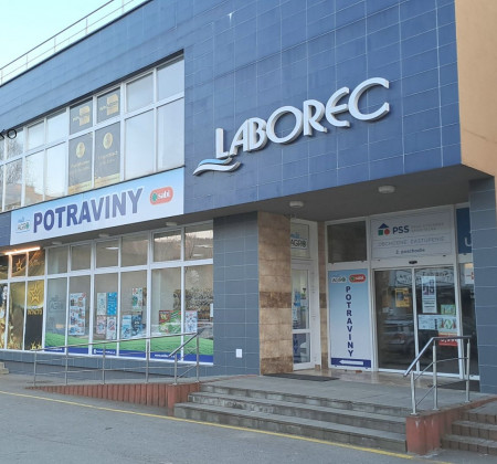 Prenájom obchodného priestoru v centre mesta  Humenné.