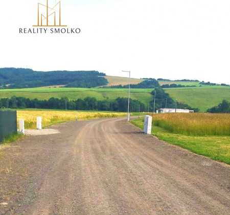 POZEMOK na výstavbu RD 1317 m², HANKOVCE