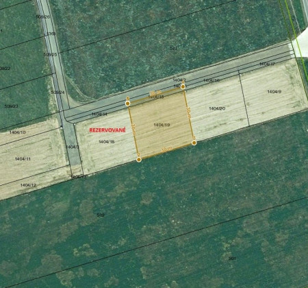 POZEMOK na výstavbu RD 894 m², HANKOVCE