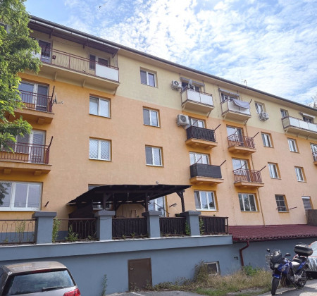 EXKLUZÍVNA PONUKA: Veľký 1-izbový tehlový byt na Wolkerovej ulici v Prešove