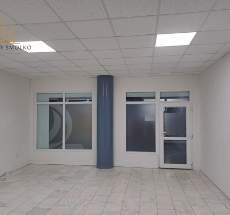 Prenájom kancelárskeho priestoru na Námestí slobody v Humennom.