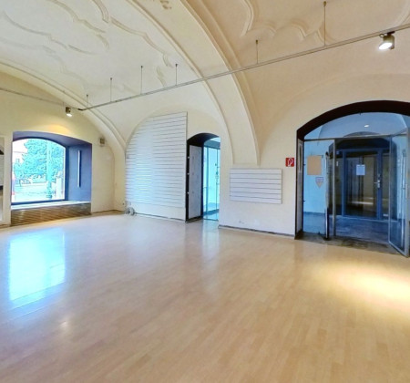 Ponúkame na prenájom komerčné a prevádzkové priestory v absolútnom centre Prešova.