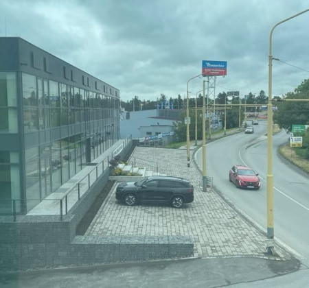 Prenájom obchodných / kancelárskych priestorov