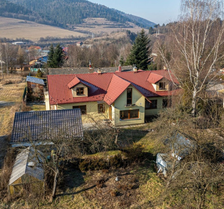 NOVÁ CENA !!!  Predaj veľkého rodinného domu v meste Krompachy, okr. Spišská Nová Ves