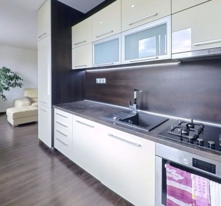 Prenájom 2-izbový luxusný byt v centre mesta Humenné