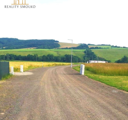 POZEMOK na výstavbu RD 1013 m², HANKOVCE