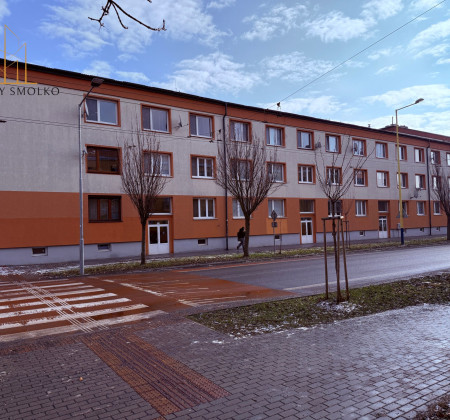 EXKLUZÍVNE: Priestranný 2-izbový tehlový byt pri PU – Širšie centrum Prešova