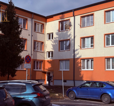 EXKLUZÍVNE: Priestranný 2-izbový tehlový byt pri PU – Širšie centrum Prešova