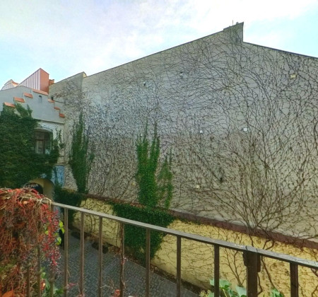 EXKLUZÍVNE: Priestranný 2-izbový byt priamo v centre Prešova – Ideálne pre študentky