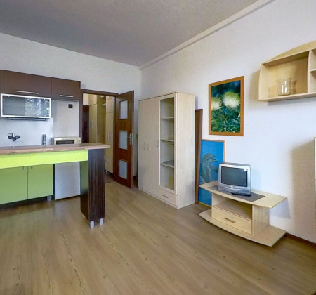 PRENÁJOM  GARSÓNKY, 22 m², Humenné