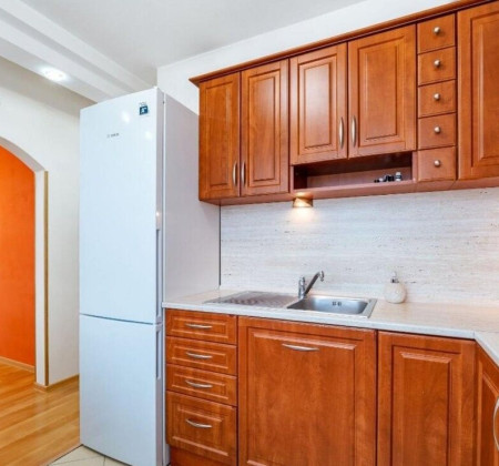  Prenájom 3 izbový byt, Sídl.3, 73 m², klimatizovaný