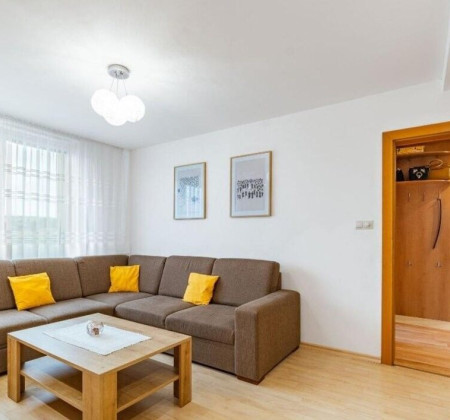  Prenájom 3 izbový byt, Sídl.3, 73 m², klimatizovaný