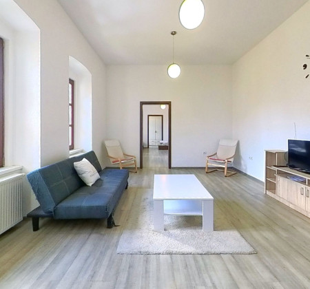 EXKLUZÍVNE: Priestranný 2-izbový byt priamo v centre Prešova – Ideálne pre študentky