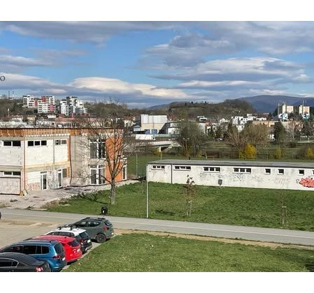 PREDANÉ !!!  Priestranný 4i byt bez balkóna Sídlisko III, Prešov