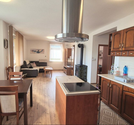 Na predaj 4i RODINNÝ DOM, pozemok 698 m², TERIAKOVCE