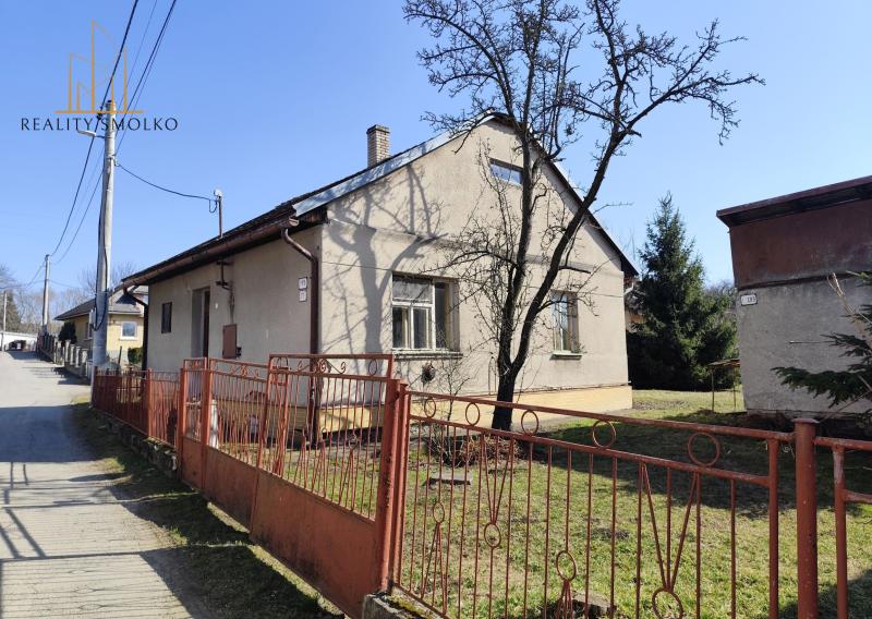 PREDANÉ !!!  EXKLUZÍVNE: Rodinný dom s veľkým potenciálom v Sabinove – časť Orkucany